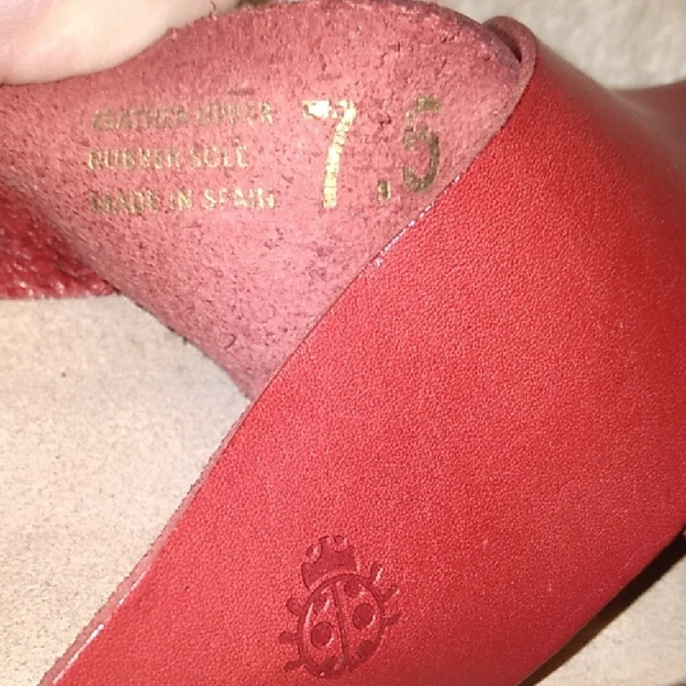 NWOT Women's Red Crisscross Slide Sandals